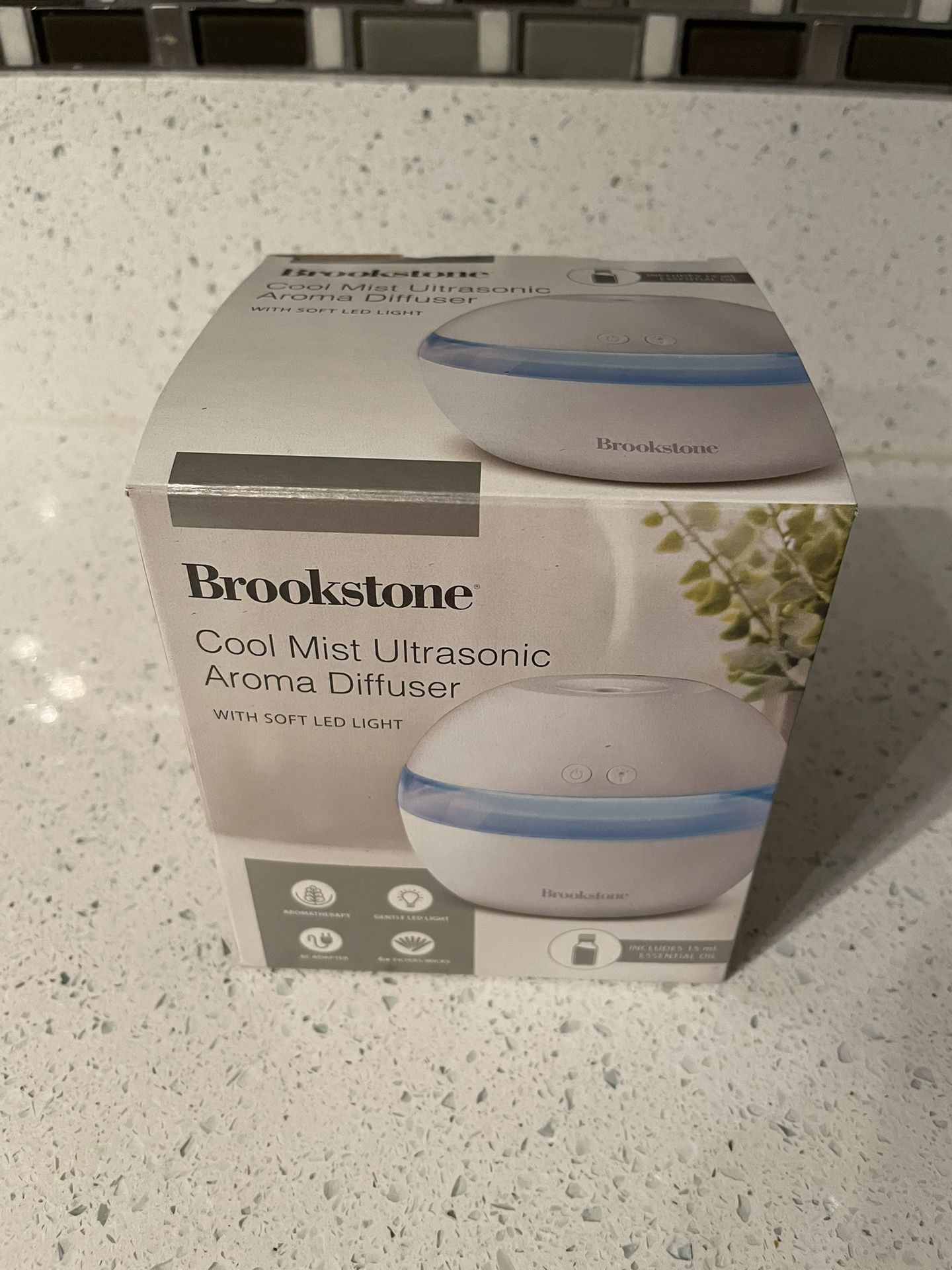 Brookstone Cool Mist Ultrasonic Aroma Diffuser