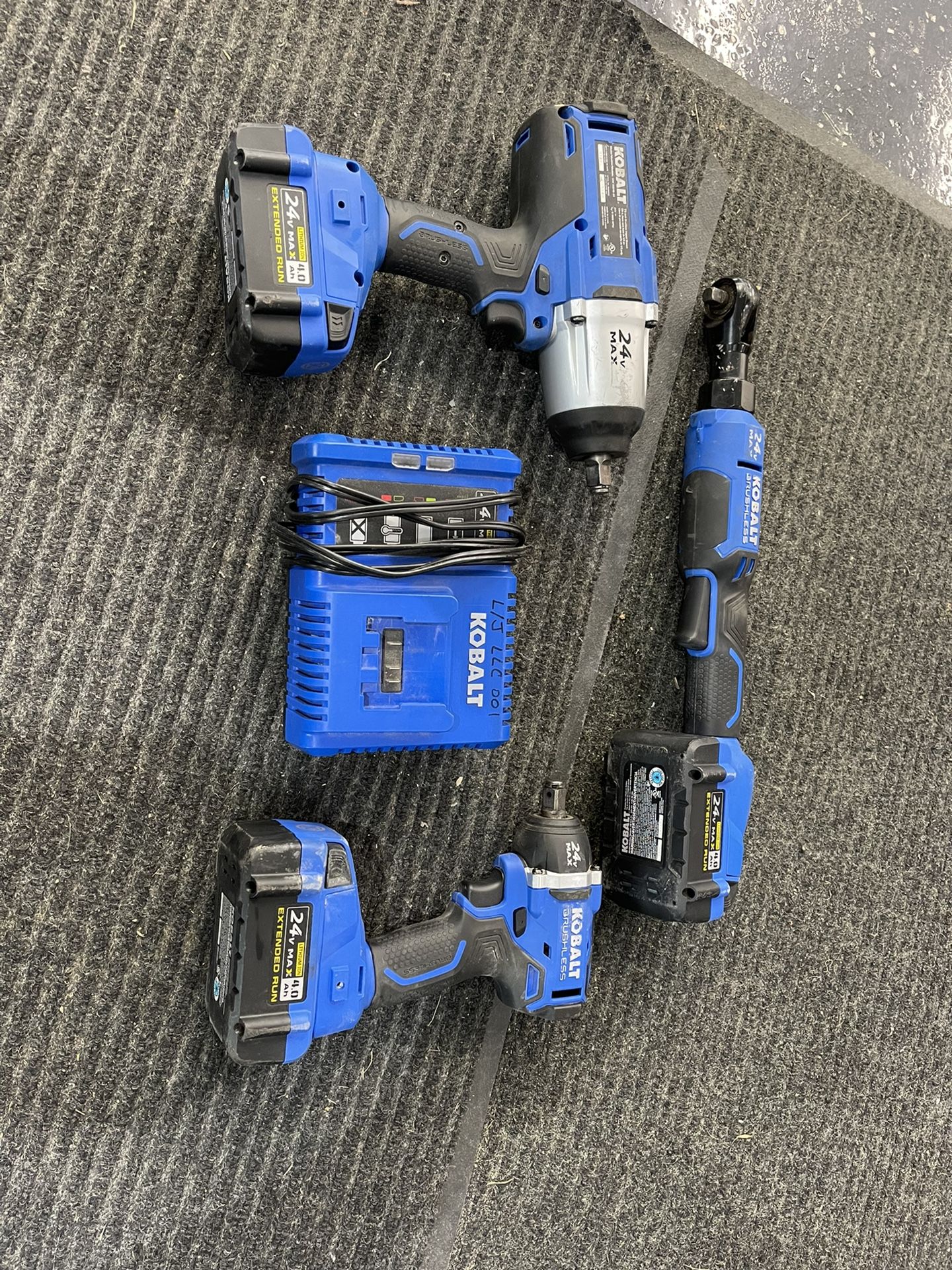 Kobalt 1/2” Impact 3/8” Impact Air Ratchet 3 Batteries