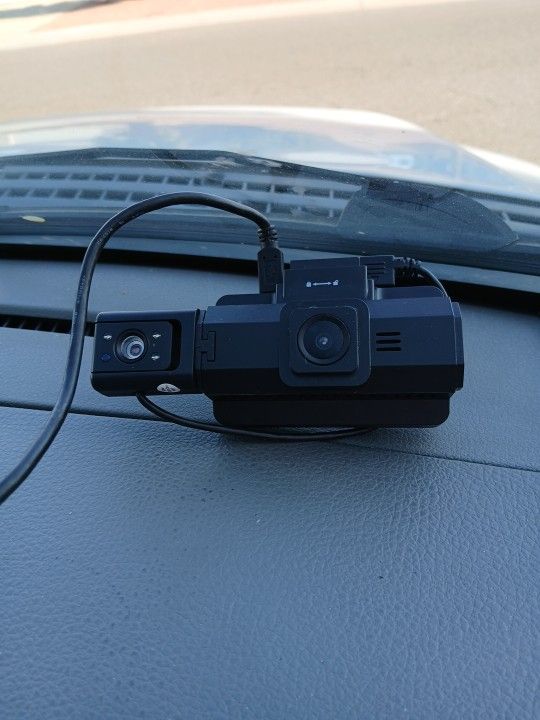 Vantrue N2 Pro Dual Dash Cam (Cracked Screen)
