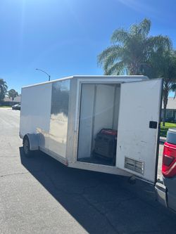 Aluminum enclosed trailers 12’ x 6’ Title and hand
