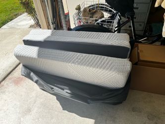 Fold up bed with careening  case