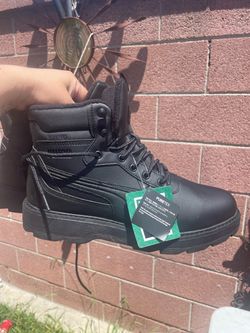 men’s boots size 10 NEW