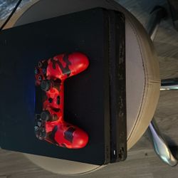 PS4 Slim 