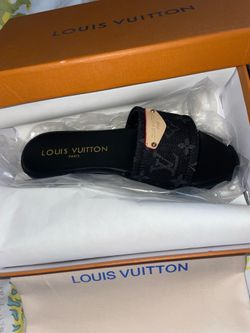Lv sandals