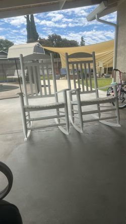 Set of rocking chairs