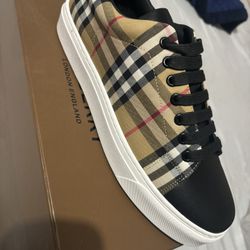 Burberry Men Shoes