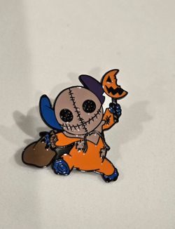 Halloween pin . Brand New.pick In East Pasadena