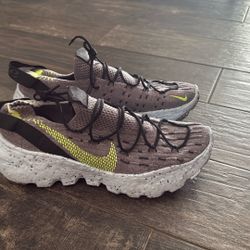 Nike Space Hippie Size 12