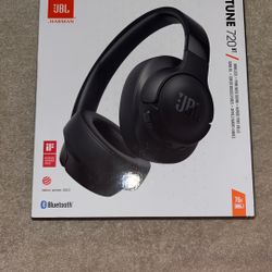 JBL tune 720s headphones over the ear