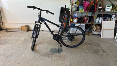 Men’s Schwinn Bike 28 inch trailway