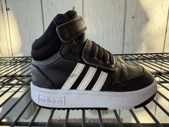 Shoes size 9c  $15 pick up only bonanza and lamb