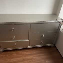 Dressers For Sale Need Gone Immediately 