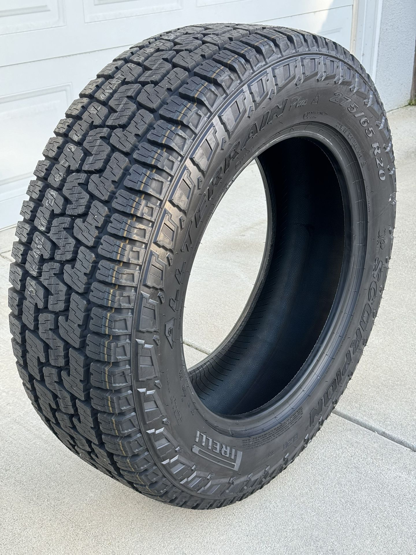 Pirelli Scorpion All Terrain Plus Tire (275/65/R20 - Rivian OEM/Never Used)