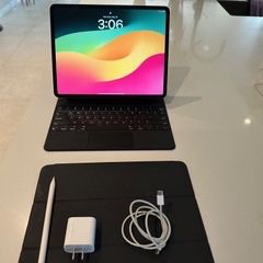 iPad Pro 12.9” 4th Gen 1 TB, Includes: Keyboard, Case, Pencil, Charger