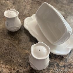 Set de Salt ,pimentero and Butter Dish