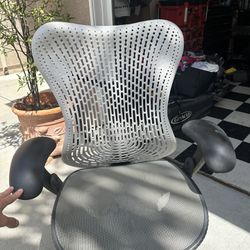 Herman miller Mirra Chair