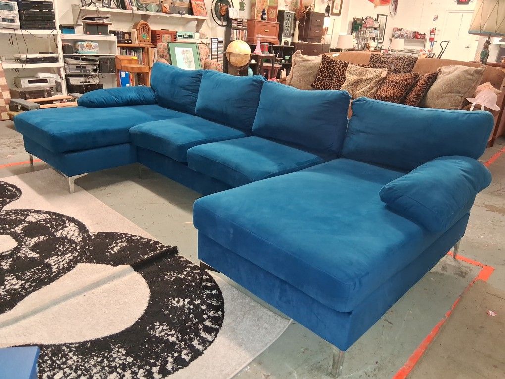 Beautiful Blue 3 Piece Sofa Modular Sectional For Sale
