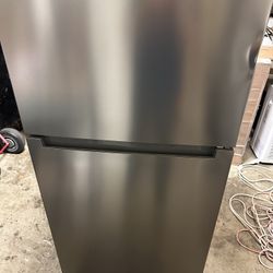 14.2 cu. ft. Refrigerator – Brand New, Damaged (For Repair or Parts)