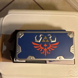 2DsXL Hylian Shield 