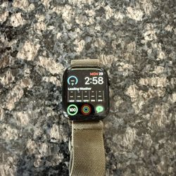 Apple Watch Series 7 Nike (GPS + Cellular)