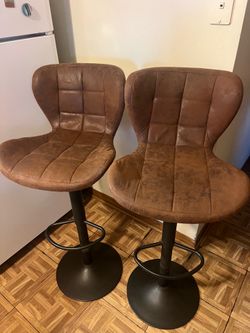 Adjustable swivel bar stools