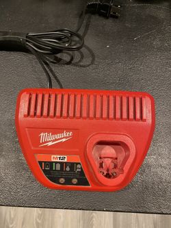 Milwaukee M12 Charger