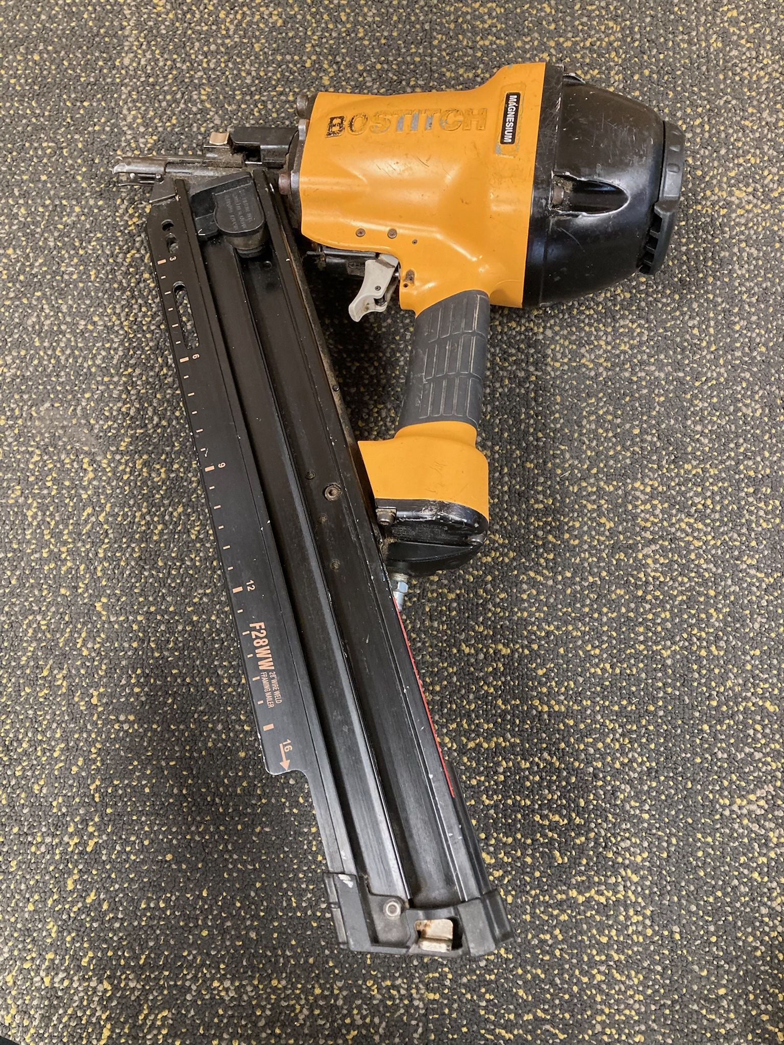 Bostitch F28WW 3-1/4-in 28 -Degree Pneumatic Framing Nailer