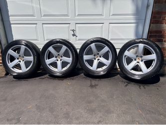19 inch Macan Turbo wheel and tire set