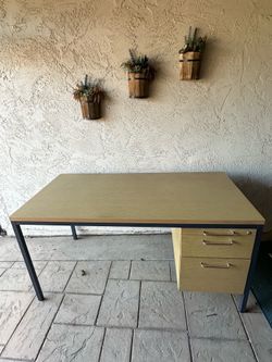 Office Desk/workbench/table