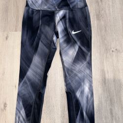 Capri Nike Leggings 