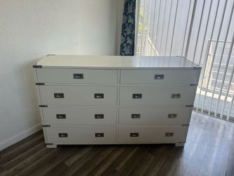 Pottery Barn Devon Extra wide 8 Drawer Dresser