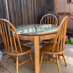 Clock Table With 3 Chairs For Free