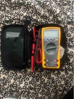Fluke 179 Multimeter with accessories NEW