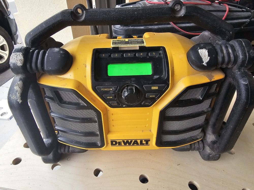 Dewalt DCR015 Work Site Charger / Radio
