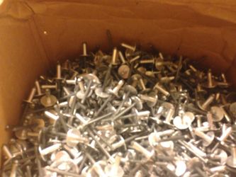 200 POP Brand pop rivets.