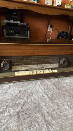 Vintage mid century grundig majestic  model 5299 tube raído