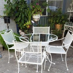 Vintage Wrought Iron Table & Chairs (Ivory)