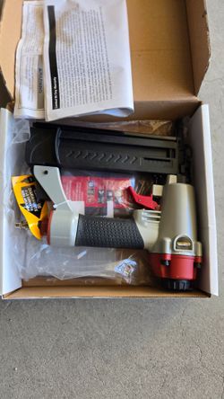 Central Pneumatic 18-Gauge Brad Nailer