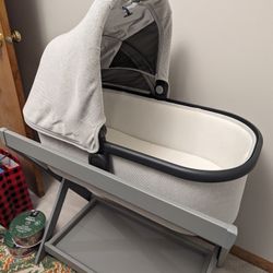 Uppa Baby Vista Bassinet With Stand