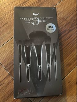 IT Brushes for ULTA Experience Velvet Ultimate Luxe 5-Piece Face & Eye Brush Set