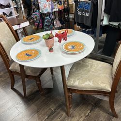 Dining Table And Chairs Set 