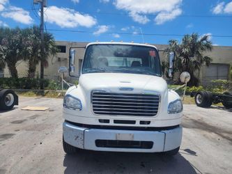 Freightliner M2 2015