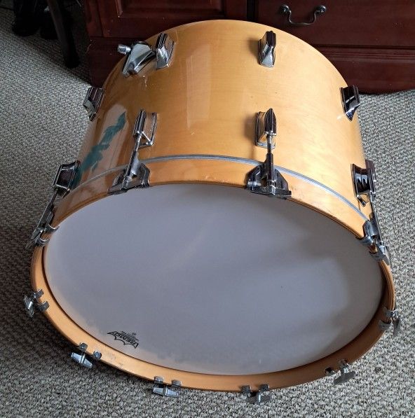 REMO AMBASSADOR BASS DRUM