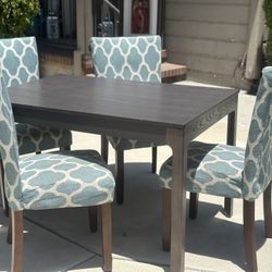 Table And chairs 