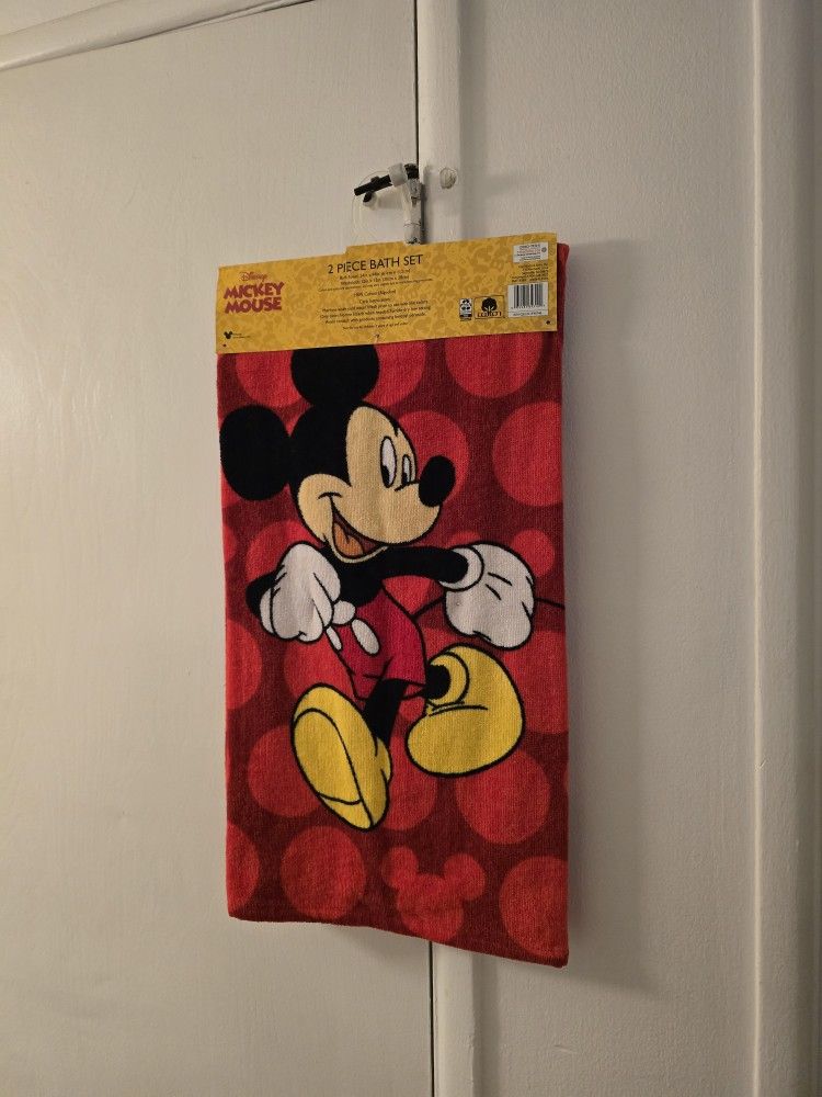 Mickey Mouse 2 Piece Bath Set