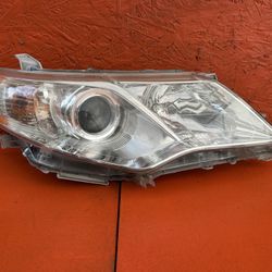 2012 2013 2014 Toyota Camry LE XLE Right Passenger Side Halogen Headlight OEM