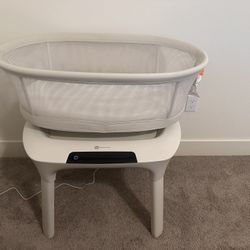 Mamaroo Swaying Bassinet