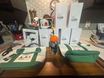 Starbucks X Peanuts collab 2026'