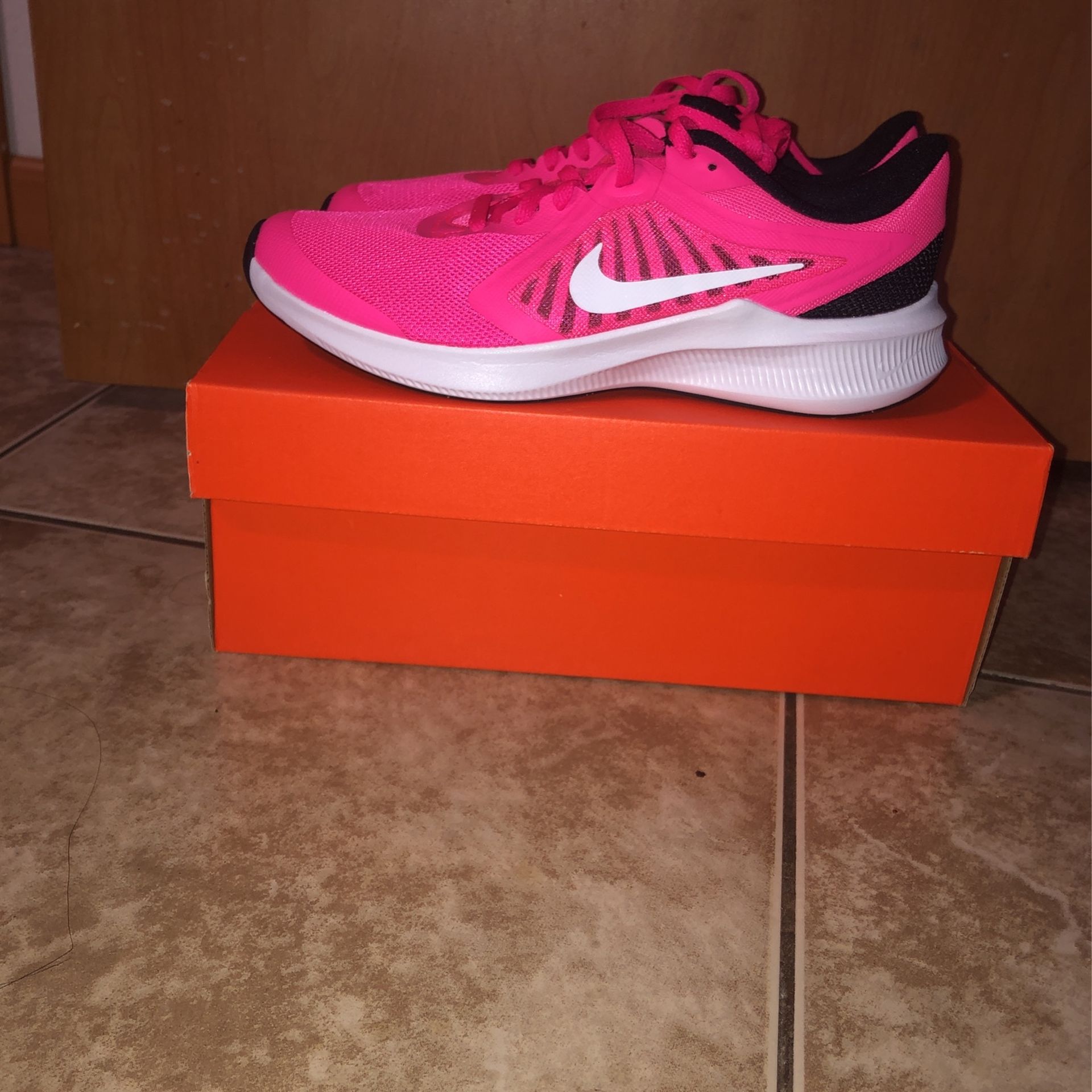 Nuevos $ 35 Size 5 Y