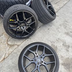 Giovanna Haleb Black Rims 20”